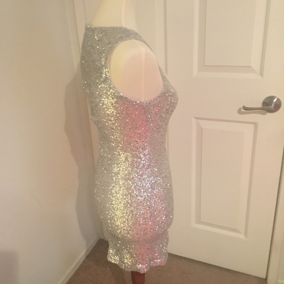 Glittering Silver Sequin Mini Dress! - Picture 3 of 8